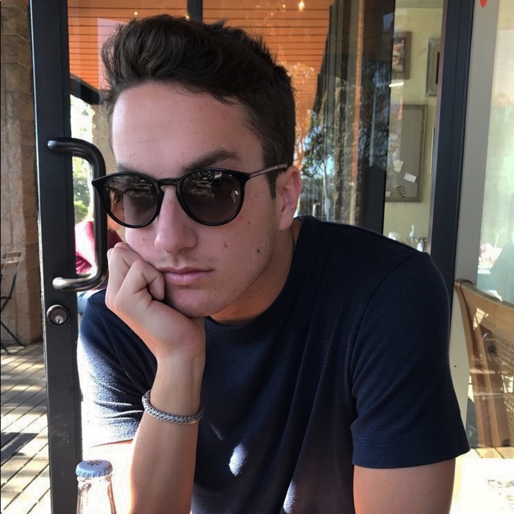 Meet your Posher, Alex